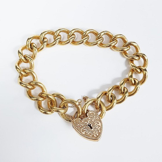 9ct Gold Charm Bracelet :: Cuttings