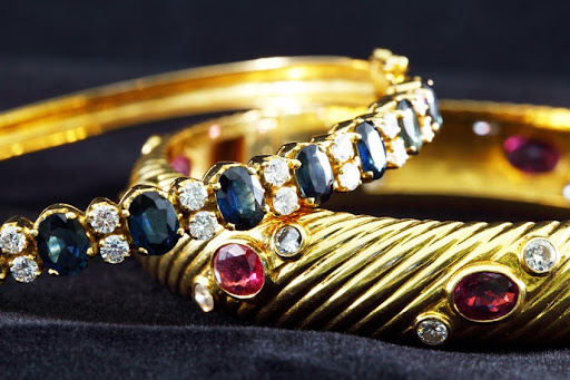 How to tell if your jewellery is antique