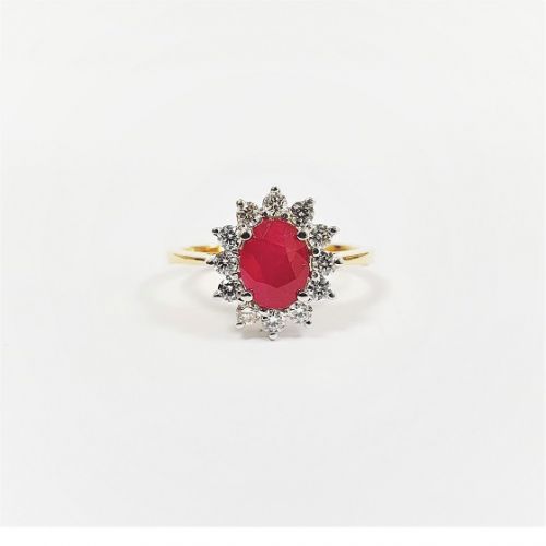 Cuttings Jewellers and Pawnbrokers, womens luxury gold ring with diamond oval setting and ruby oval